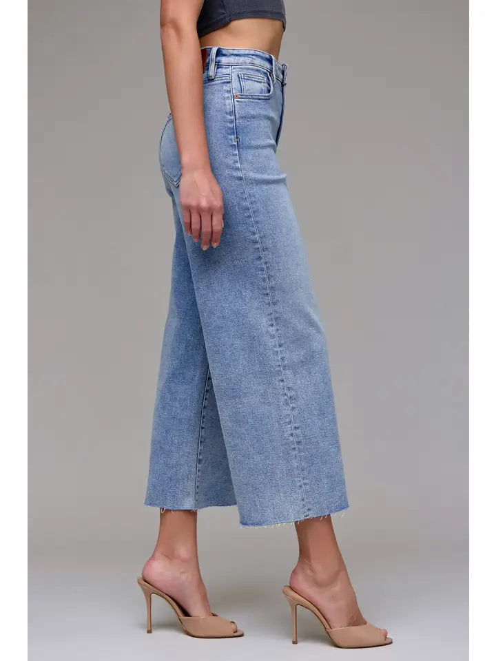 Nori Medium Light Cropped Wide Leg